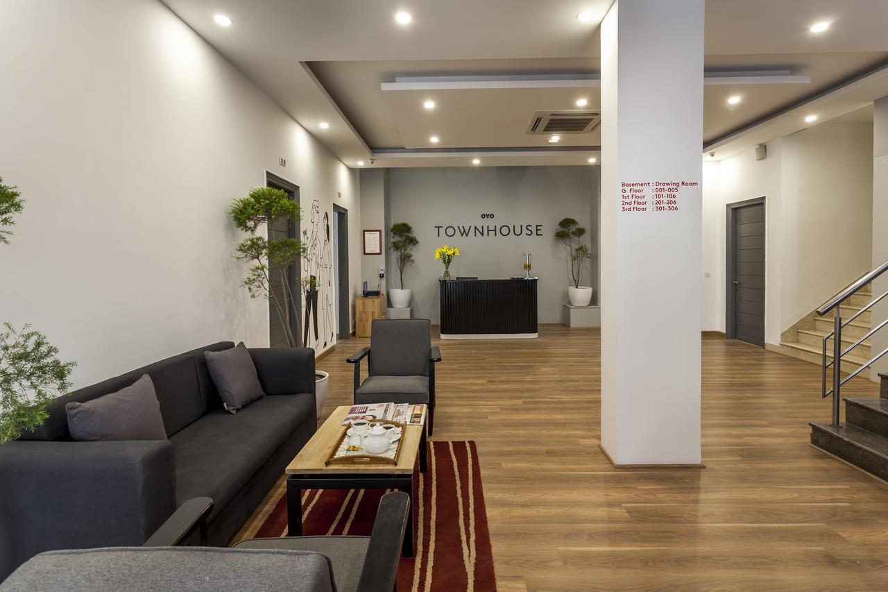Oyo Townhouse 010 La Paradise นิวเดลี ภายนอก รูปภาพ