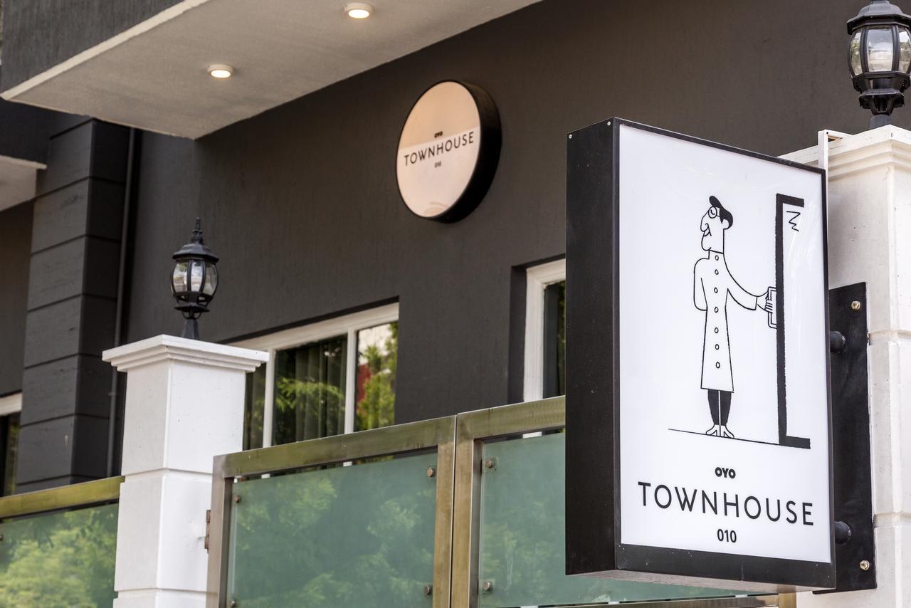 Oyo Townhouse 010 La Paradise นิวเดลี ภายนอก รูปภาพ